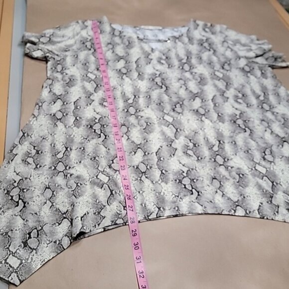 Above and Beyond White/Grey Floaty Short Sleeve Sz 2x - Picture 5 of 12